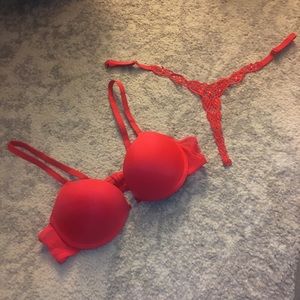 Red bra 32B